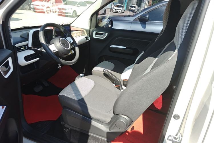 Used Wuling Hongguang MINIEV 2024 3rd Generation 215km Youth Edition Left Front Seat