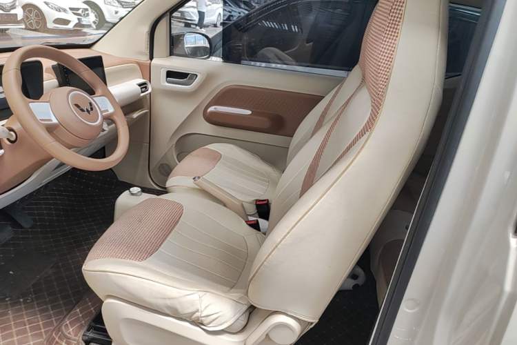 Used Wuling Hongguang MINIEV 2024 3rd Generation 215km Youth Edition Left Front Seat