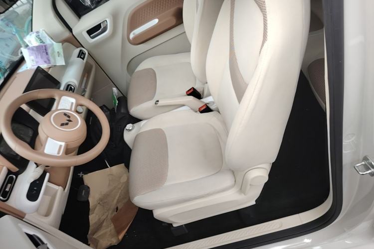 Used Wuling Hongguang MINIEV 2024 3rd Generation 215km Advanced Version Left Front Seat