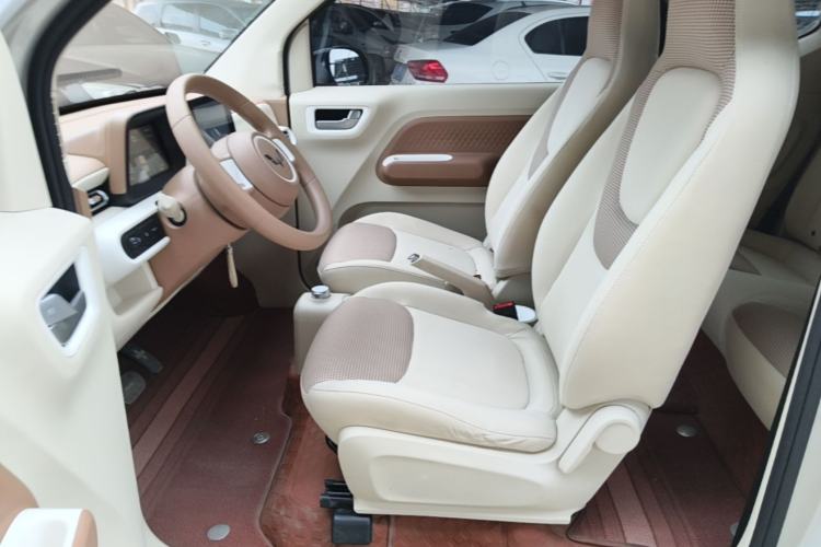 Used Wuling Hongguang MINIEV 2024 3rd Generation 215km Advanced Version Left Front Seat