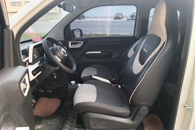 Used Wuling Hongguang MINIEV 2024 3rd Generation 215km Advanced Version Left Front Seat