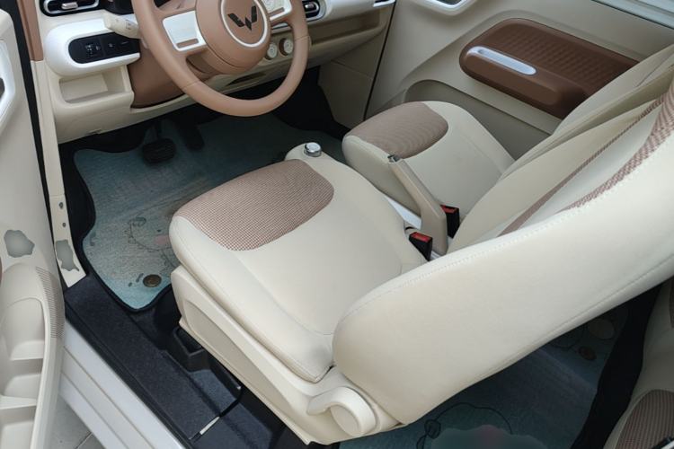 Used Wuling Hongguang MINIEV 2024 3rd Generation 215km Youth Edition Left Front Seat