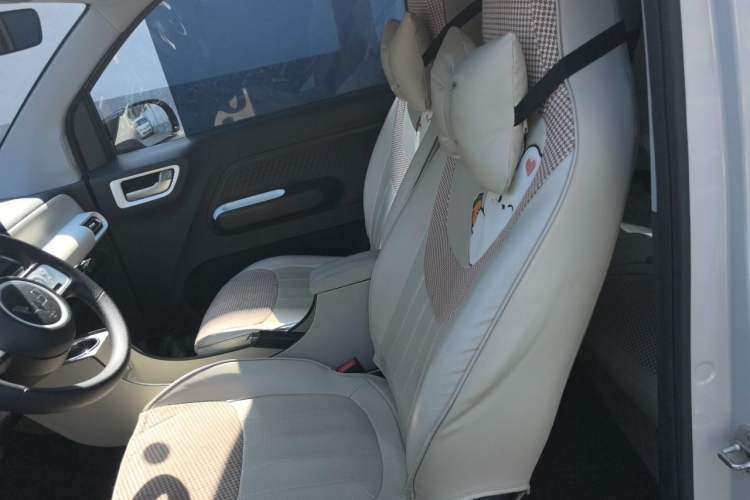 Used Wuling Hongguang MINIEV 2024 3rd Generation 170 km Left Front Seat