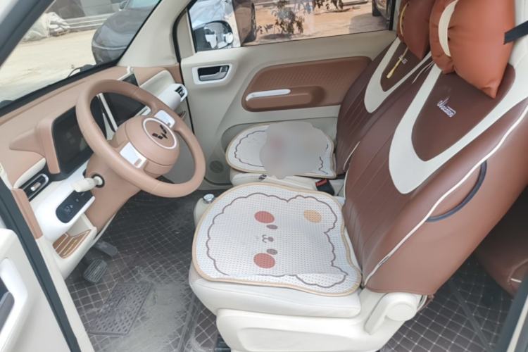 Used Wuling Hongguang MINIEV 2024 3rd Generation 215km Advanced Version Left Front Seat
