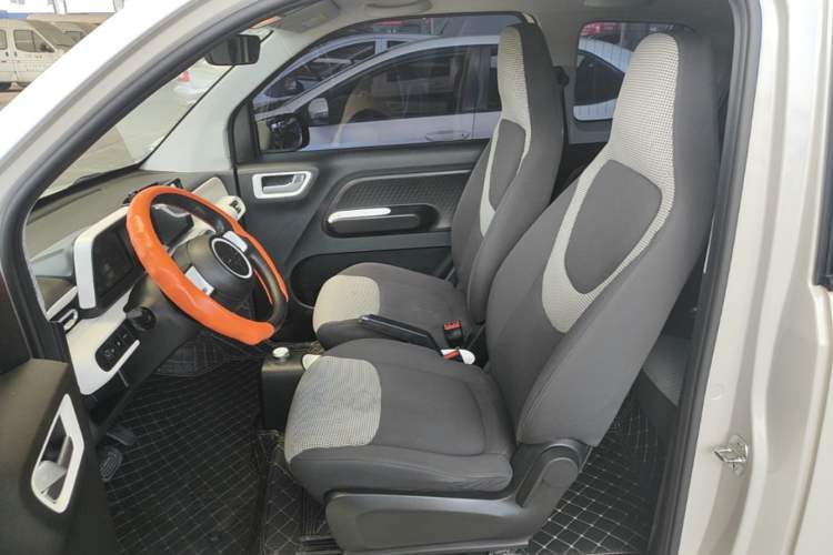 Used Wuling Hongguang MINIEV 2024 3rd Generation 215km Advanced Version Left Front Seat