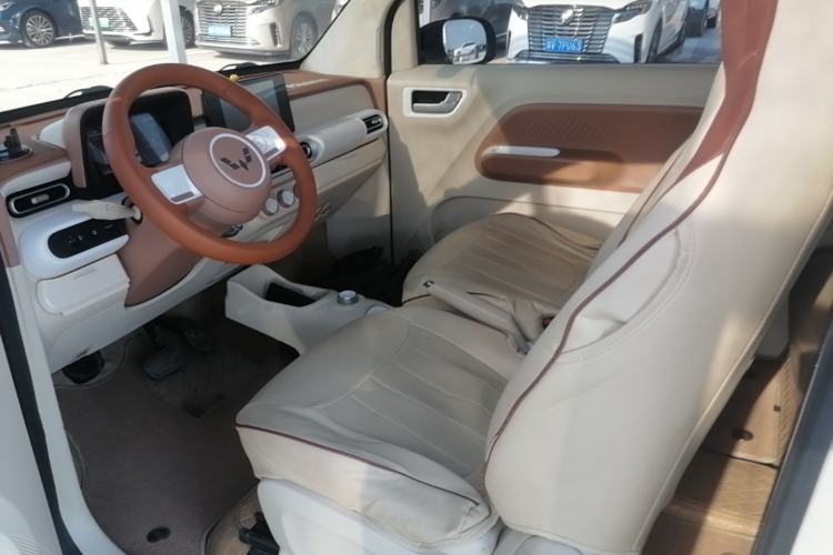 Used Wuling Hongguang MINIEV 2024 3rd Generation 215km Advanced Version Left Front Seat