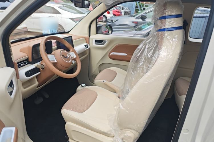Used Wuling Hongguang MINIEV 2024 3rd Generation 215km Youth Edition Left Front Seat