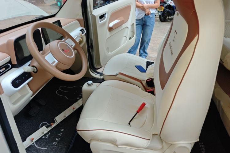 Used Wuling Hongguang MINIEV 2024 3rd Generation 215km Advanced Version Left Front Seat