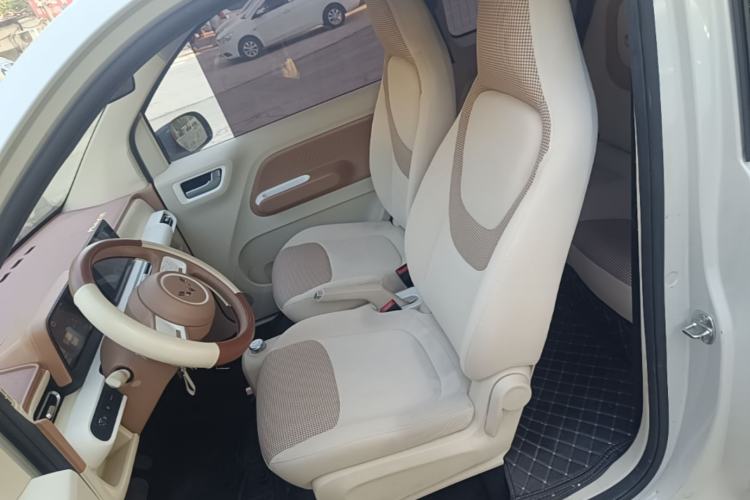 Used Wuling Hongguang MINIEV 2024 3rd Generation 215km Advanced Version Left Front Seat
