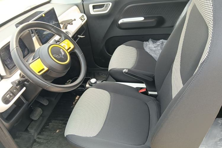 Used Wuling Hongguang MINIEV 2024 3rd Generation 215km Youth Edition Left Front Seat