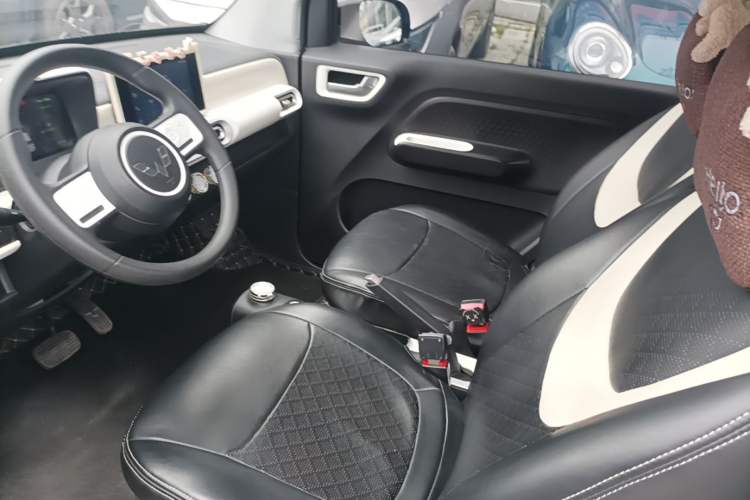 Used Wuling Hongguang MINIEV 2024 3rd Generation 215km Advanced Version Left Front Seat