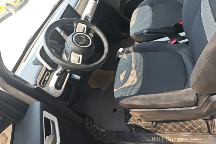 Used Wuling Hongguang MINIEV 2024 3rd Generation 215km Advanced Version Left Front Seat