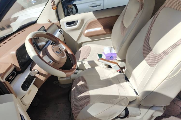 Used Wuling Hongguang MINIEV 2024 3rd Generation 215km Advanced Version Left Front Seat