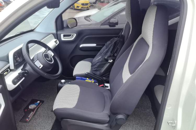 Used Wuling Hongguang MINIEV 2024 Third Generation 120 km Left Front Seat
