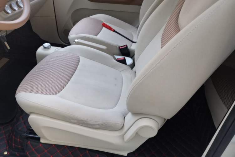 Used Wuling Hongguang MINIEV 2024 3rd Generation 215km Youth Edition Left Front Seat
