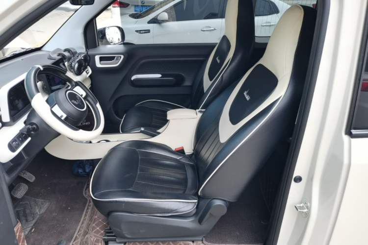 Used Wuling Hongguang MINIEV 2024 3rd Generation 215km Youth Edition Left Front Seat