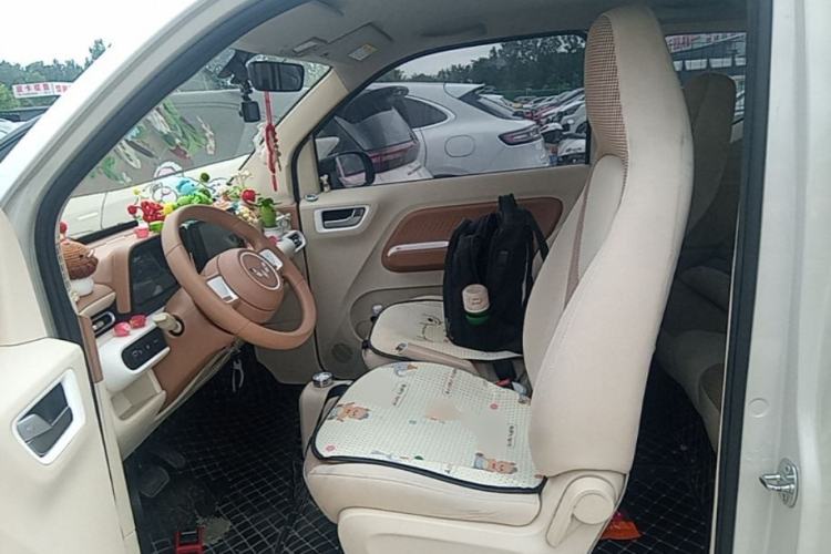 Used Wuling Hongguang MINIEV 2024 3rd Generation 215km Advanced Version Left Front Seat