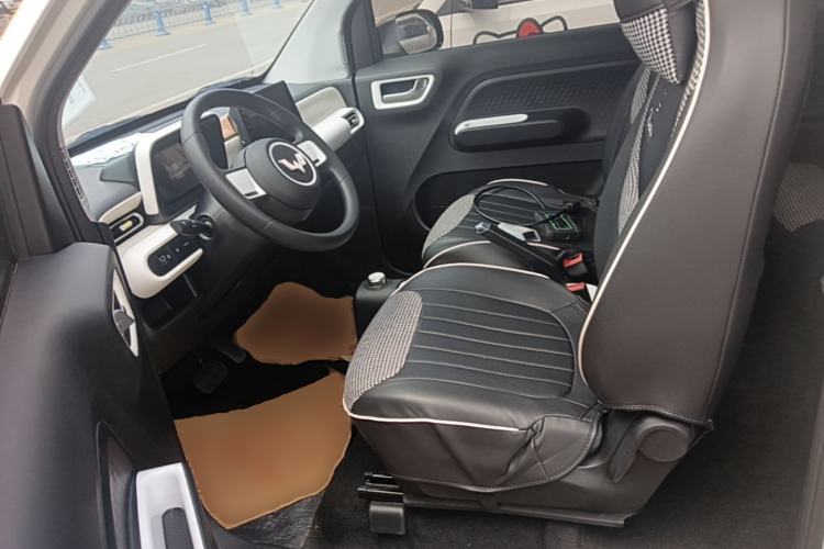 Used Wuling Hongguang MINIEV 2024 3rd Generation 215km Youth Edition Left Front Seat