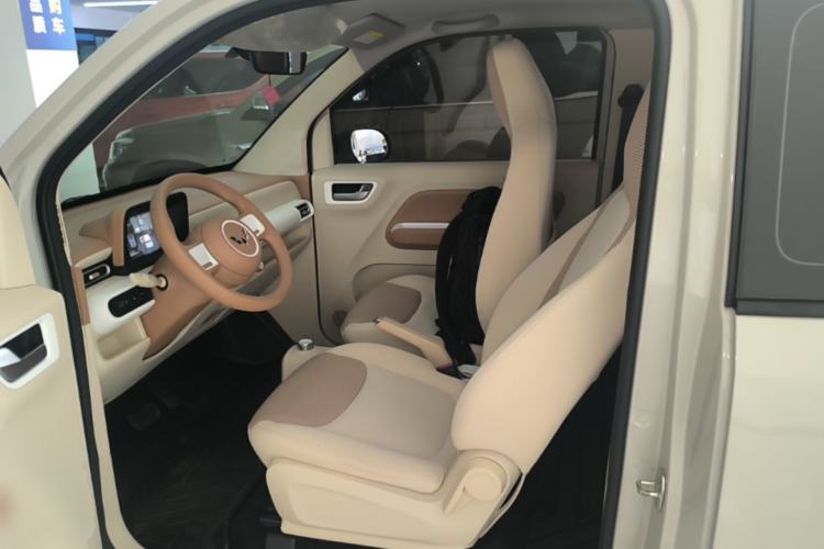 Used Wuling Hongguang MINIEV 2024 3rd Generation 215km Youth Edition Left Front Seat