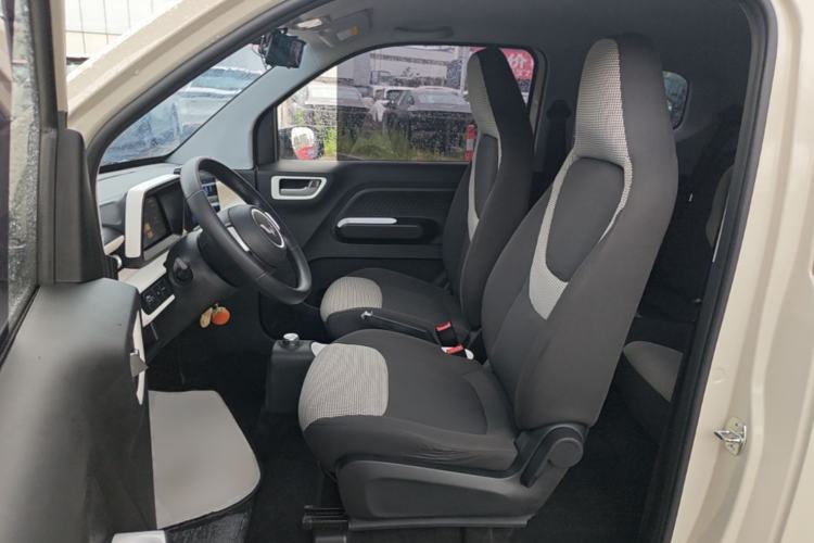 Used Wuling Hongguang MINIEV 2024 3rd Generation 215km Youth Edition Left Front Seat
