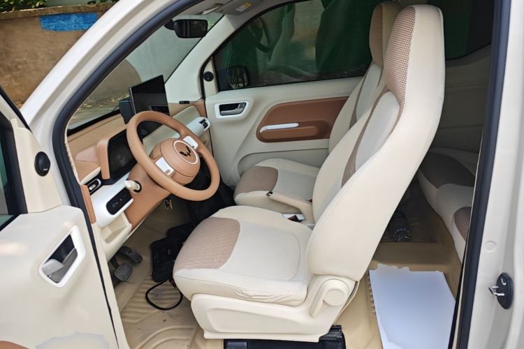 Used Wuling Hongguang MINIEV 2024 3rd Generation 215km Youth Edition Left Front Seat