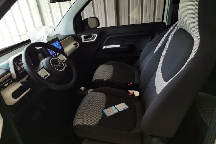 Used Wuling Hongguang MINIEV 2024 3rd Generation 215km Youth Edition Left Front Seat