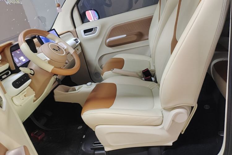 Used Wuling Hongguang MINIEV 2024 3rd Generation 215km Youth Edition Left Front Seat