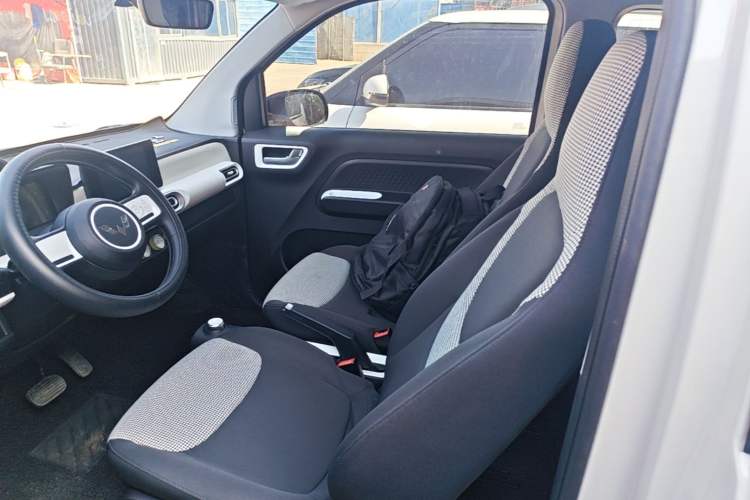 Used Wuling Hongguang MINIEV 2024 3rd Generation 215km Advanced Version Left Front Seat