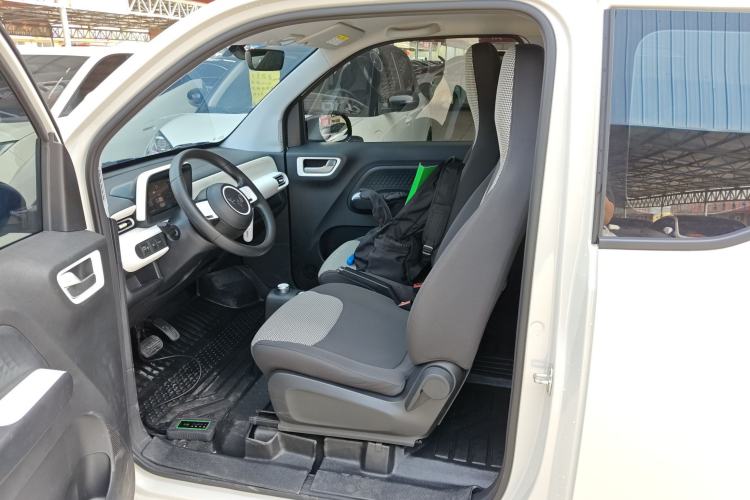 Used Wuling Hongguang MINIEV 2024 3rd Generation 215km Youth Edition Left Front Seat