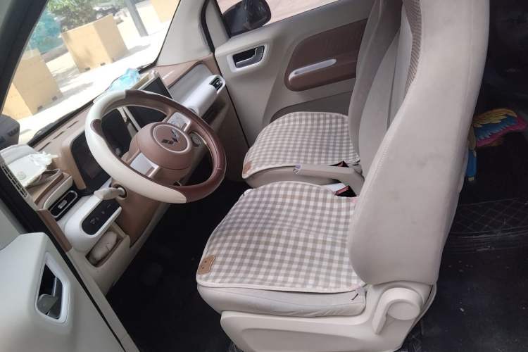 Used Wuling Hongguang MINIEV 2024 3rd Generation 215km Advanced Version Left Front Seat