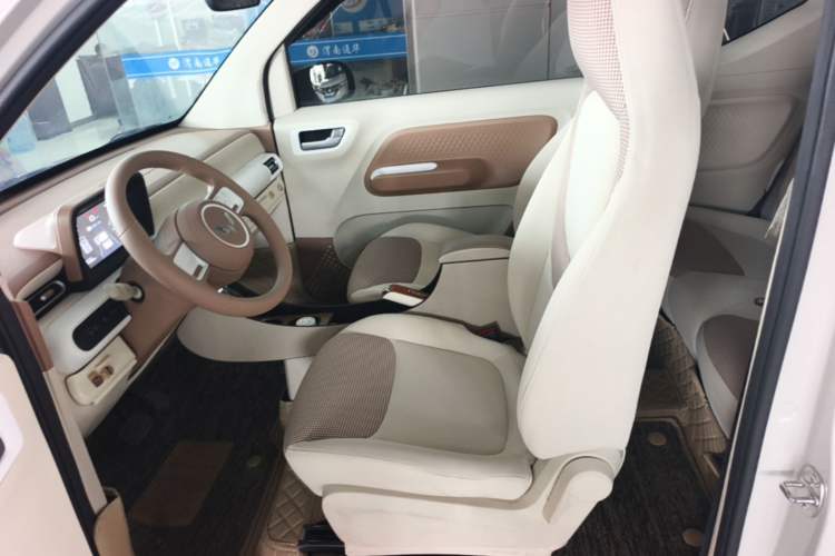 Used Wuling Hongguang MINIEV 2024 3rd Generation 215km Youth Edition Left Front Seat