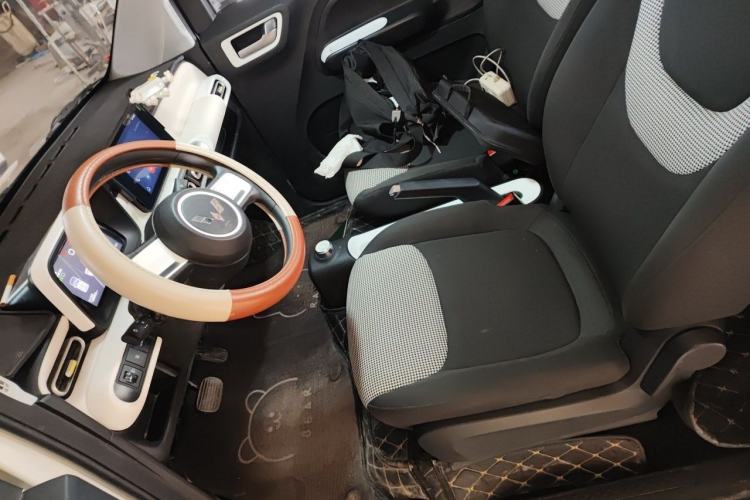 Used Wuling Hongguang MINIEV 2024 3rd Generation 215km Advanced Version Left Front Seat