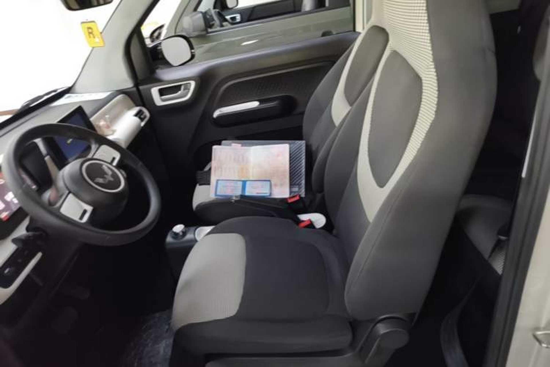 Used Wuling Hongguang MINIEV 2024 3rd Generation 215km Advanced Version Left Front Seat