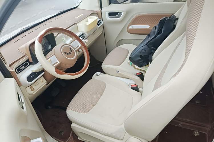 Used Wuling Hongguang MINIEV 2024 3rd Generation 215km Youth Edition Left Front Seat