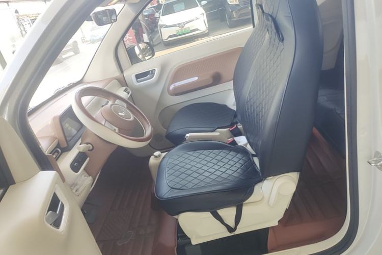 Used Wuling Hongguang MINIEV 2024 3rd Generation 215km Youth Edition Left Front Seat