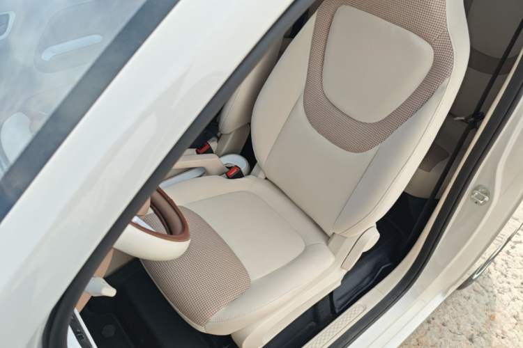 Used Wuling Hongguang MINIEV 2024 3rd Generation 215km Youth Edition Left Front Seat