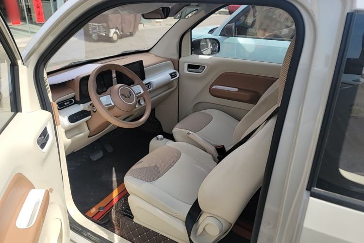 Used Wuling Hongguang MINIEV 2024 3rd Generation 215km Advanced Version Left Front Seat