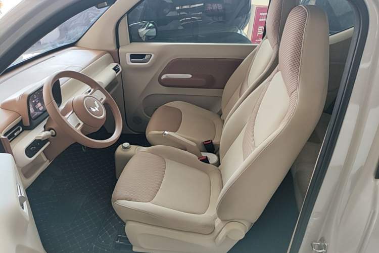 Used Wuling Hongguang MINIEV 2024 3rd Generation 215km Youth Edition Left Front Seat