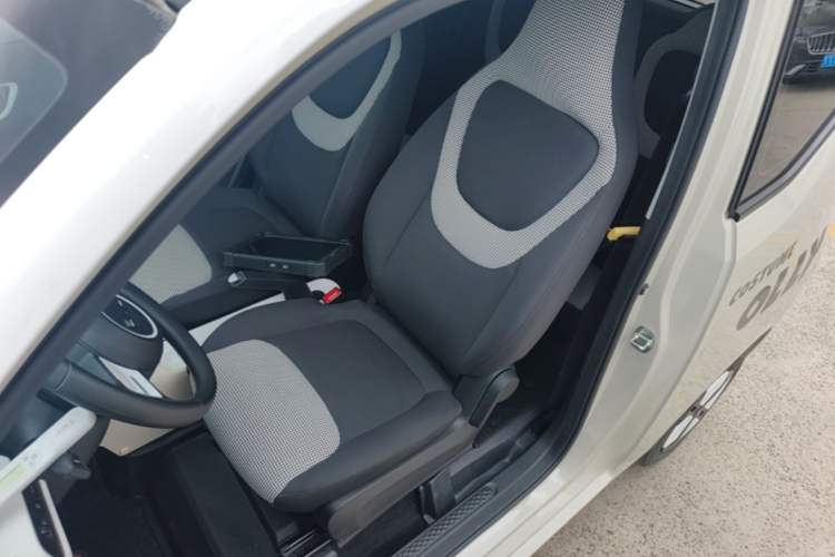Used Wuling Hongguang MINIEV 2024 3rd Generation 215km Advanced Version Left Front Seat