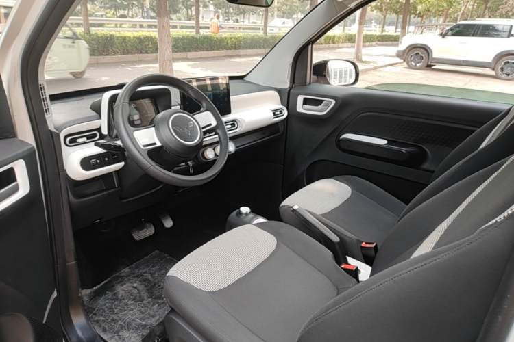 Used Wuling Hongguang MINIEV 2024 3rd Generation 215km Youth Edition Left Front Seat
