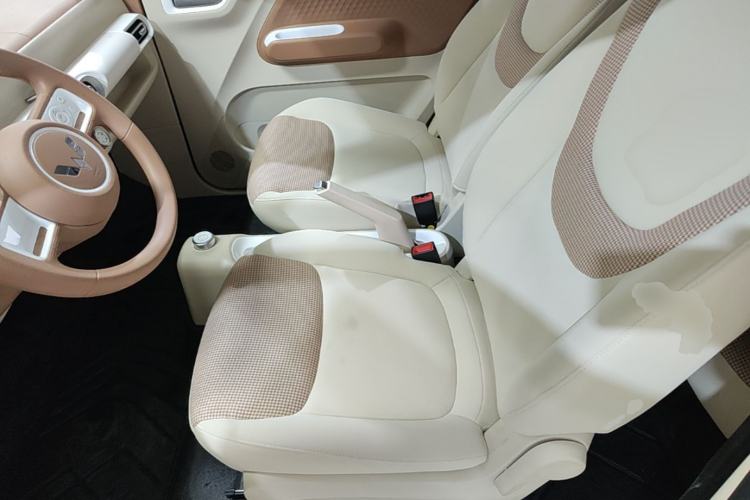 Used Wuling Hongguang MINIEV 2024 3rd Generation 215km Youth Edition Left Front Seat