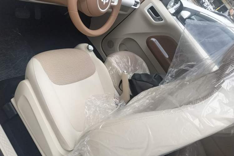 Used Wuling Hongguang MINIEV 2024 3rd Generation 215km Youth Edition Left Front Seat