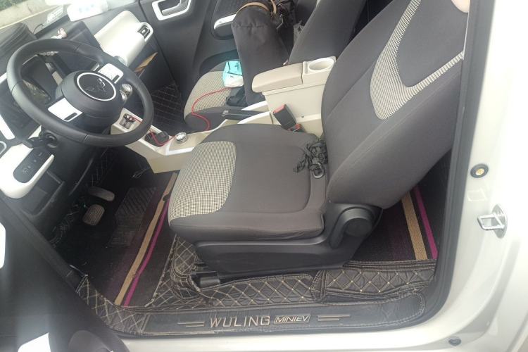 Used Wuling Hongguang MINIEV 2024 3rd Generation 215km Advanced Version Left Front Seat