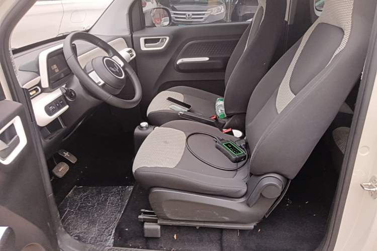 Used Wuling Hongguang MINIEV 2024 3rd Generation 120 km Left Front Seat