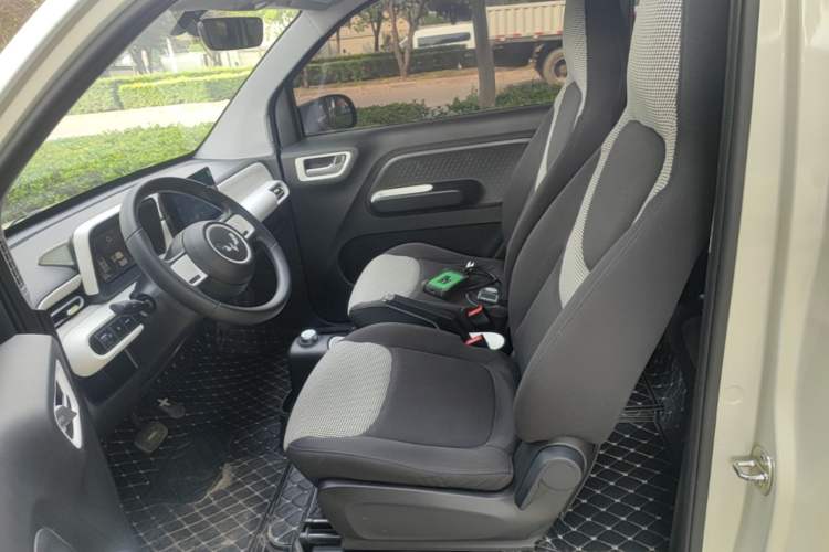 Used Wuling Hongguang MINIEV 2024 3rd Generation 215km Advanced Version Left Front Seat