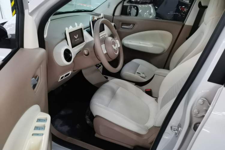 Used Wuling Hongguang MINIEV 2024 3rd Generation 215km Youth Edition Left Front Seat