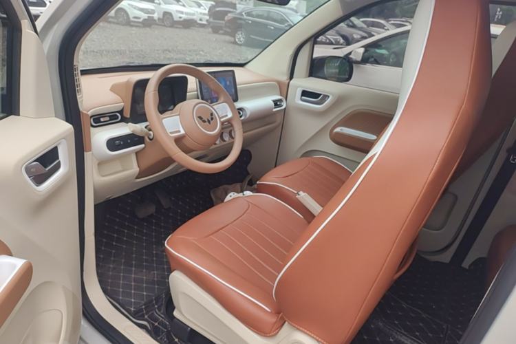 Used Wuling Hongguang MINIEV 2024 3rd Generation 215km Youth Edition Left Front Seat