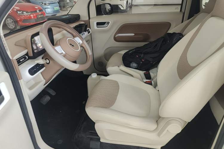 Used Wuling Hongguang MINIEV 2024 3rd Generation 215km Youth Edition Left Front Seat