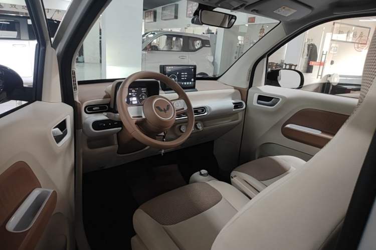Used Wuling Hongguang MINIEV 2024 3rd Generation 215km Youth Edition Left Front Seat