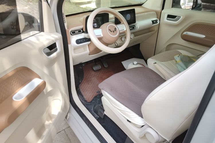 Used Wuling Hongguang MINIEV 2024 3rd Generation 215km Youth Edition Left Front Seat